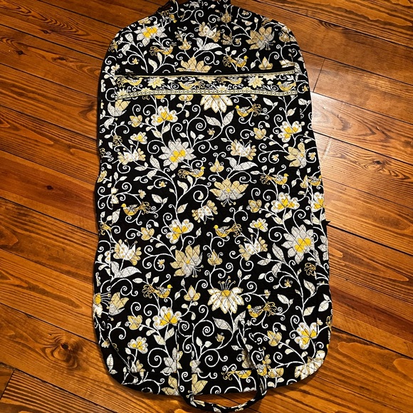 Vera Bradley Yellow Bird pattern 5-item set with hanging bag and more! - Picture 2 of 15